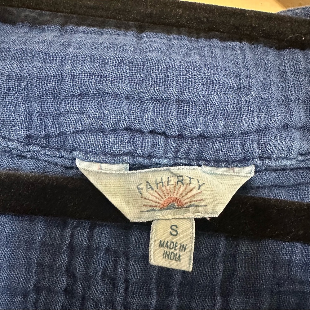 Faherty Dune Cotton Gauze Popover V-neck Top Women S Dark Indigo - Picture 7 of 10